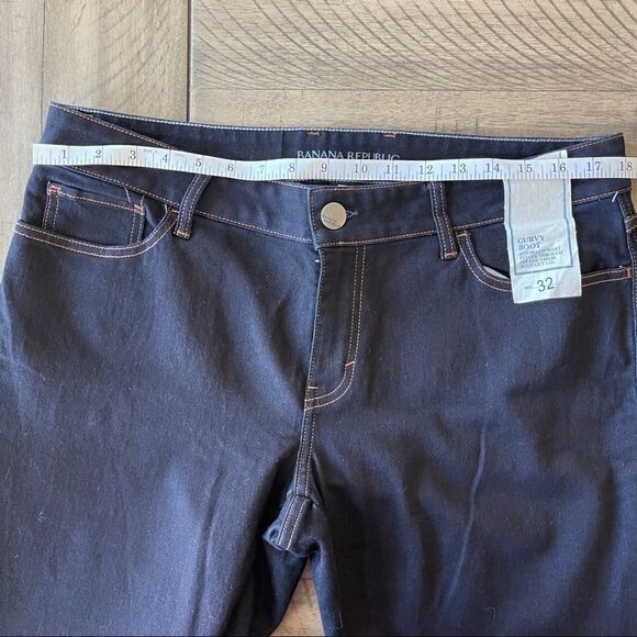 Banana Republic Curvy Bootcut Jeans in Dark Wash, Size 32 - Picture 7 of 13